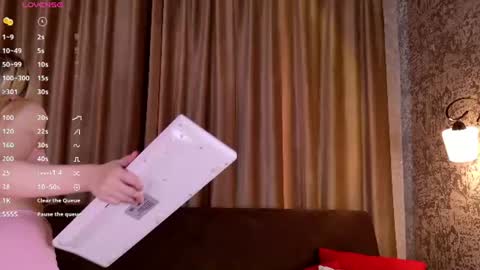 Snapshot of milemissyy chatting on 1, 7, 2026 Mia online show from 1, 7, 2026
