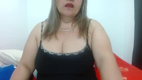 Snapshot of milena_hoot_ chatting on 19, 5, 2026 MILENA online show from 19, 5, 2026