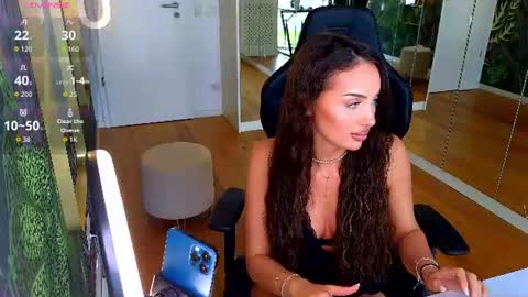 Miley Sin online show from 14, 7, 2026