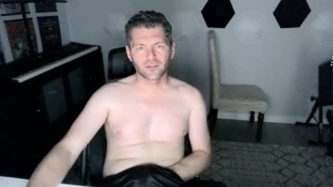 milf_hunter567 online show from 25, 10, 2025