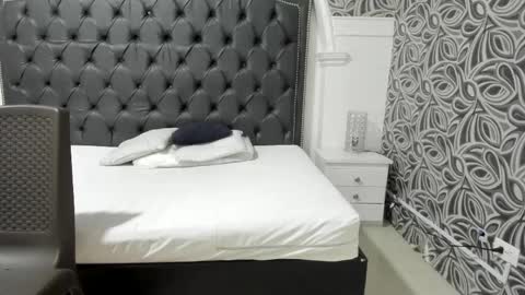 milf_march online show from 13, 4, 2026