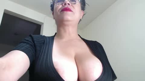 Snapshot of milfcamila367608 chatting on 2, 7, 2026 camila online show from 2, 7, 2026