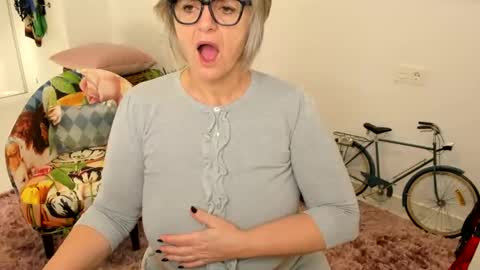 MilfElla online show from 30, 1, 2025