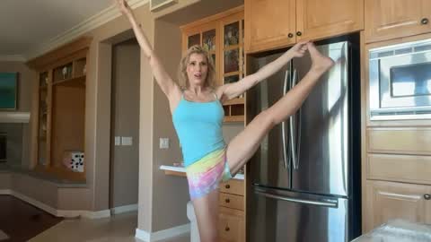 milfyogi online show from 15, 7, 2026