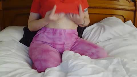 MilfyTitts online show from 28, 10, 2025