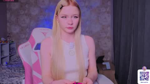 Snapshot of miliameow chatting on 30, 4, 2026 Milia online show from 30, 4, 2026