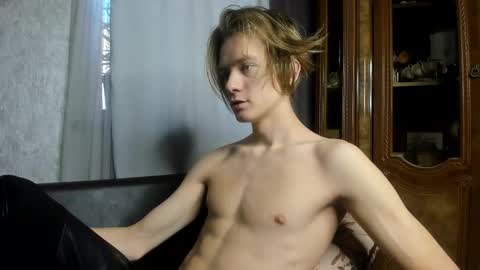 Snapshot of milkiwy chatting on 22, 11, 2025 Isaac online show from 22, 11, 2025