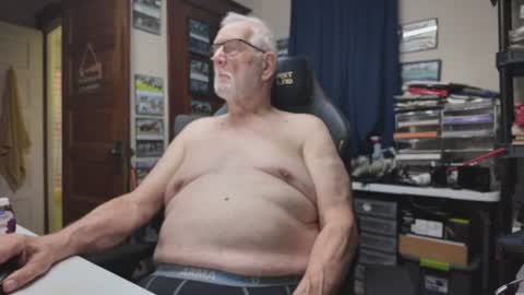 Snapshot of milkman12189 chatting on 22, 7, 2026 Love Hairy Woman online show from 22, 7, 2026