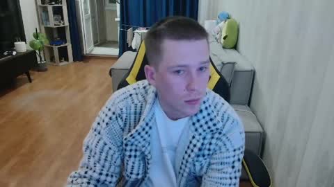 Snapshot of milkyfap chatting on 15, 4, 2026 Mark and Elsa online show from 15, 4, 2026