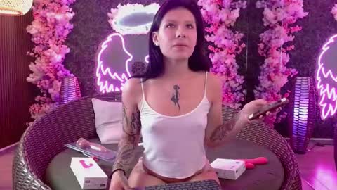 Snapshot of milla_davis chatting on 27, 2, 2025 MILLA online show from 27, 2, 2025