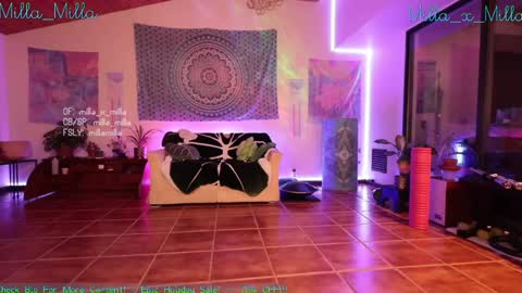 Snapshot of milla_milla chatting on 29, 12, 2024 milla_milla online show from 29, 12, 2024