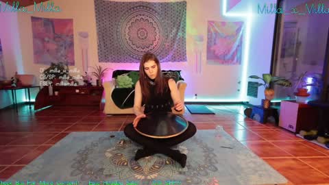 Snapshot of milla_milla chatting on 1, 1, 2025 milla_milla online show from 1, 1, 2025