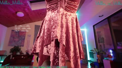 Snapshot of milla_milla chatting on 4, 1, 2025 milla_milla online show from 4, 1, 2025