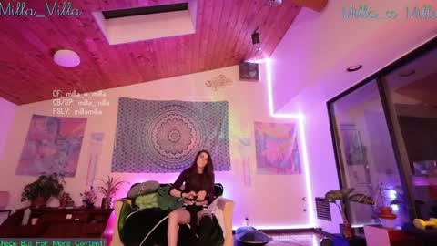 Snapshot of milla_milla chatting on 10, 1, 2025 milla_milla online show from 10, 1, 2025