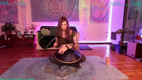 Snapshot of milla_milla chatting on 11, 1, 2025 milla_milla online show from 11, 1, 2025