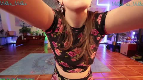 Snapshot of milla_milla chatting on 8, 2, 2025 milla_milla online show from 8, 2, 2025