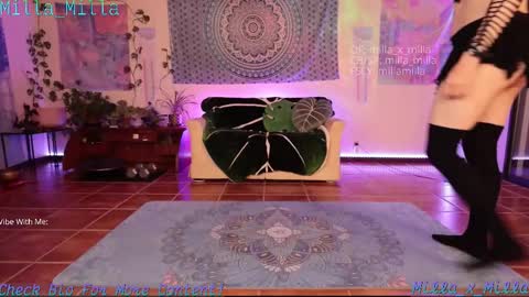 Snapshot of milla_milla chatting on 2, 11, 2025 milla_milla online show from 2, 11, 2025