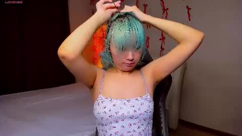 Snapshot of milla_waves chatting on 5, 7, 2026 Milla or just Mi online show from 5, 7, 2026
