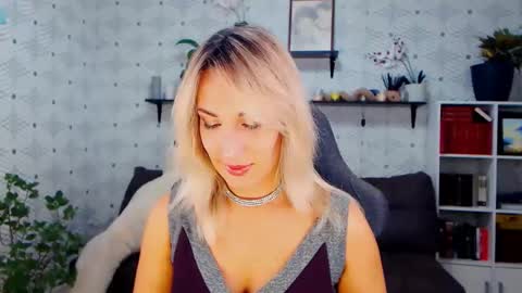 MillaXQueen online show from 4, 11, 2025