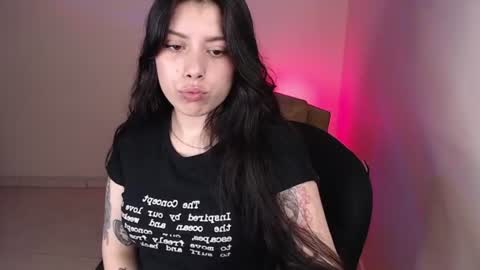Snapshot of millyx_ chatting on 21, 6, 2026 Emily online show from 21, 6, 2026