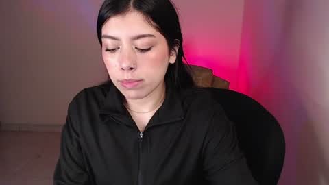 Snapshot of millyx_ chatting on 24, 6, 2026 Emily online show from 24, 6, 2026