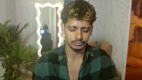 Snapshot of milo_tay chatting on 25, 3, 2026 milo_tay online show from 25, 3, 2026