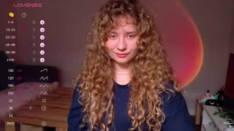 Snapshot of milounee chatting on 19, 6, 2026 milounee online show from 19, 6, 2026