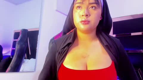 Snapshot of miluvargas chatting on 2, 11, 2025 miluvargas online show from 2, 11, 2025