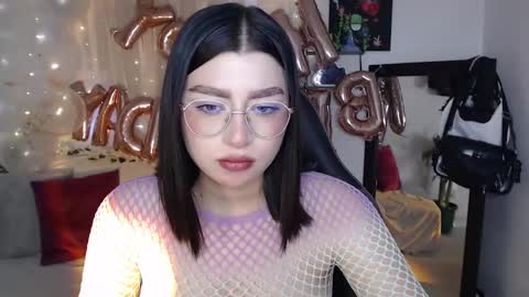 Snapshot of mily_thomson_b chatting on 12, 9, 2025 Mily online show from 12, 9, 2025