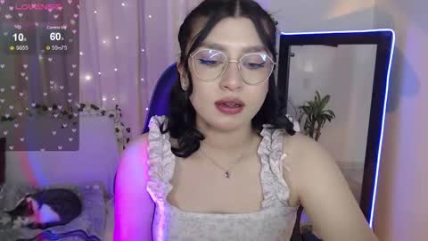 Snapshot of mily_thomson_b chatting on 2, 11, 2025 Mily online show from 2, 11, 2025