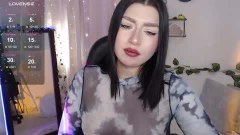 Snapshot of mily_thomson_b chatting on 25, 11, 2025 Mily online show from 25, 11, 2025