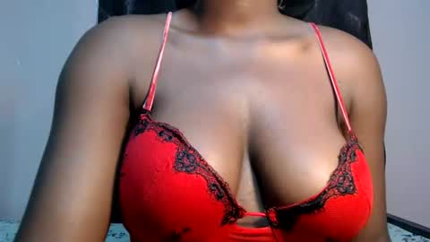 Snapshot of mimiebony chatting on 7, 7, 2026 mimiebony online show from 7, 7, 2026