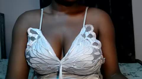 Snapshot of mimiebony chatting on 13, 7, 2026 mimiebony online show from 13, 7, 2026