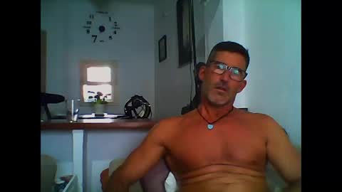 Snapshot of mindthestep chatting on 8, 10, 2025 MIND online show from 8, 10, 2025