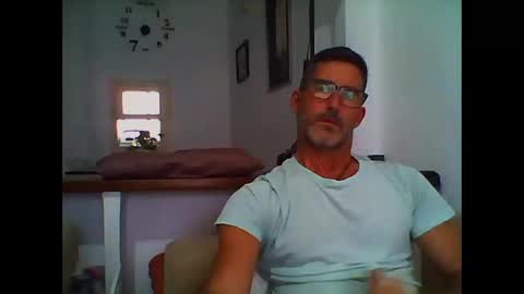 Snapshot of mindthestep chatting on 13, 10, 2025 MIND online show from 13, 10, 2025