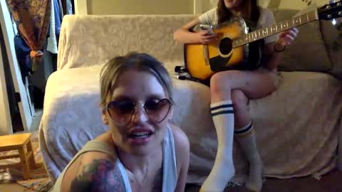 Snapshot of mindymounds chatting on 1, 5, 2026 Mindy online show from 1, 5, 2026