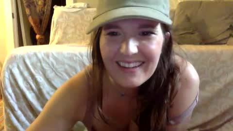 Snapshot of mindymounds chatting on 4, 5, 2026 Mindy online show from 4, 5, 2026