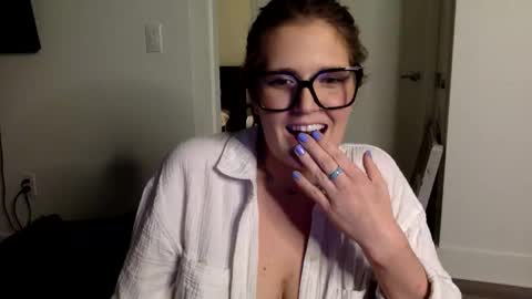 Snapshot of mindymounds chatting on 19, 5, 2026 Mindy online show from 19, 5, 2026