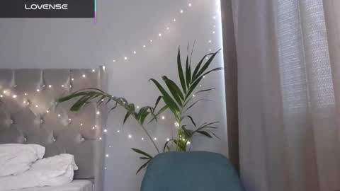   Mini Mila Kunis ft Ashton Katchero. Follow me to stay in touch  online show from 4, 12, 2025