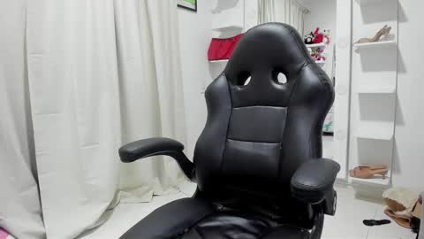 Loly online show from 6, 11, 2025