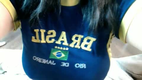 Minji online show from 2, 4, 2026