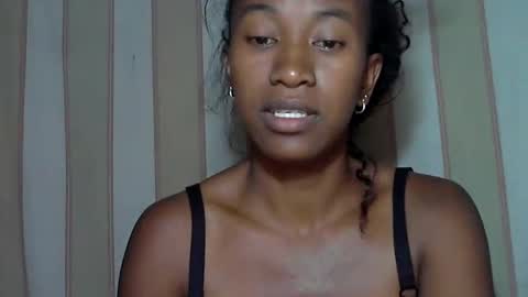 Snapshot of minouch211907 chatting on 19, 2, 2025 minouch211907 online show from 19, 2, 2025