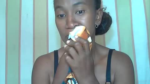 Snapshot of minouch211907 chatting on 20, 2, 2025 minouch211907 online show from 20, 2, 2025