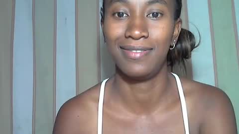 Snapshot of minouch211907 chatting on 28, 2, 2025 minouch211907 online show from 28, 2, 2025