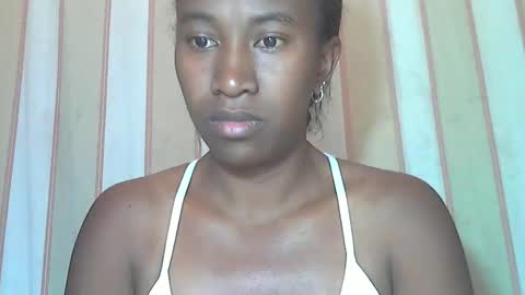 Snapshot of minouch211907 chatting on 16, 9, 2025 minouch211907 online show from 16, 9, 2025