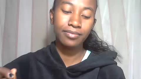 Snapshot of minouch211907 chatting on 20, 10, 2025 minouch211907 online show from 20, 10, 2025