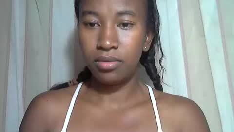 Snapshot of minouch211907 chatting on 22, 10, 2025 minouch211907 online show from 22, 10, 2025