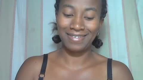 Snapshot of minouch211907 chatting on 5, 11, 2025 minouch211907 online show from 5, 11, 2025