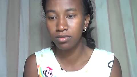 Snapshot of minouch211907 chatting on 12, 11, 2025 minouch211907 online show from 12, 11, 2025