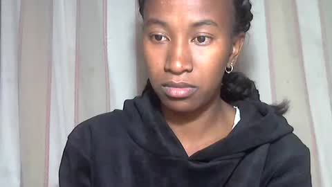 Snapshot of minouch211907 chatting on 15, 11, 2025 minouch211907 online show from 15, 11, 2025